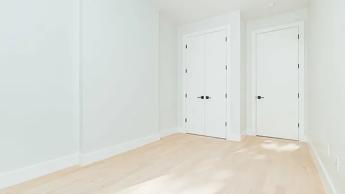 Rented by Nooklyn NYC LLC | media 30