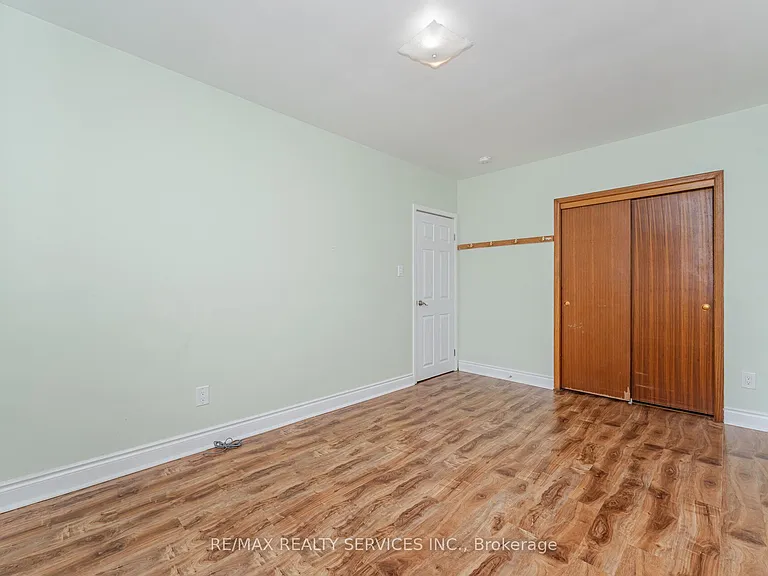 61 Avondale Blvd — Photo 16