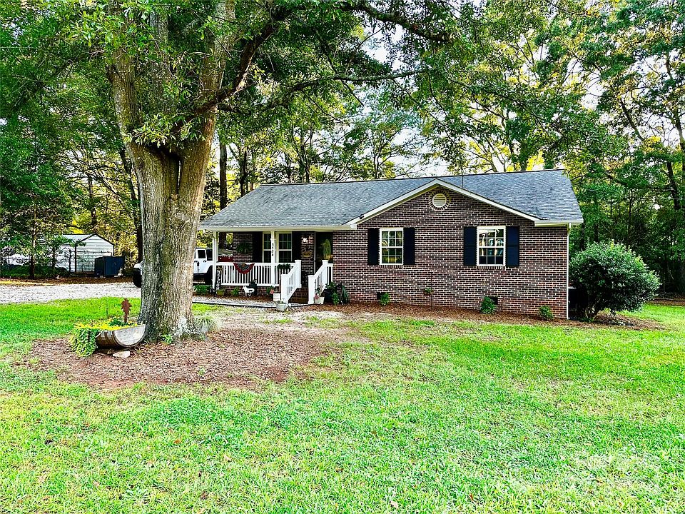 1st image of 5584 N Hillsdale Dr