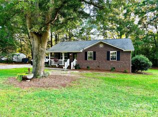 5584 N Hillsdale Dr, Fort Lawn, SC 29714
