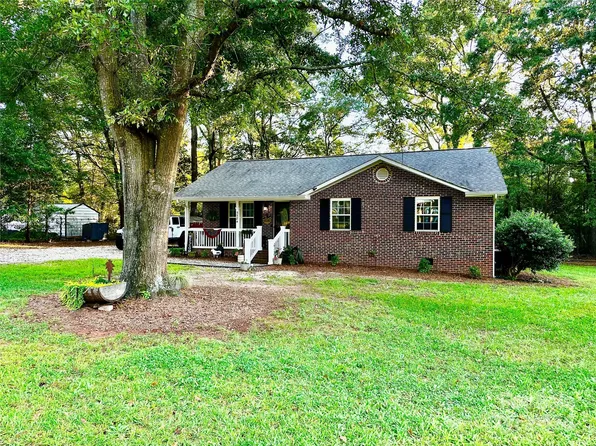 5584 N Hillsdale Dr, Fort Lawn, SC 29714
