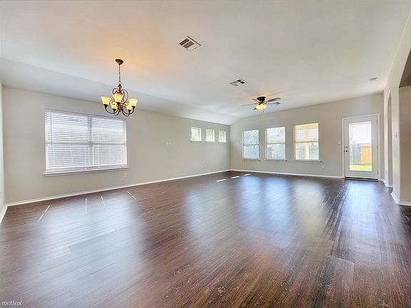 5th image of 18800 Leigh Ln