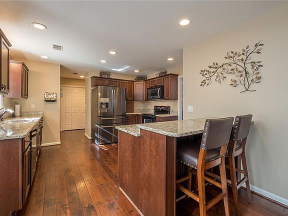 5th image of 2714 Wynford Ave SW
