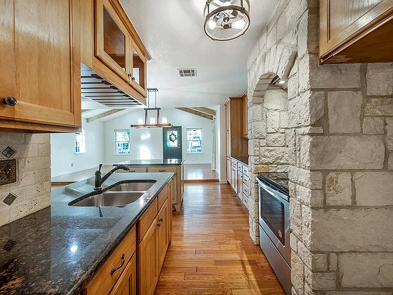 3320 Elija St — Photo 10