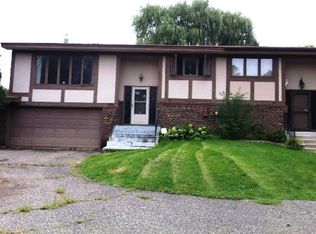 5901 Killarney Ln, Edina, MN 55436