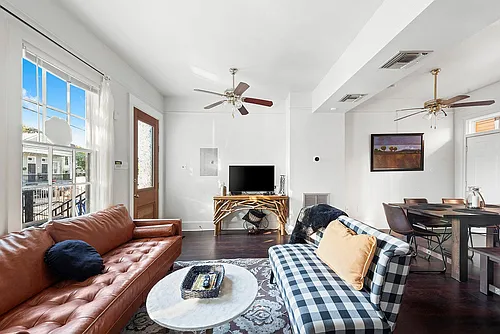 1139 Saint Andrew St Photo 1