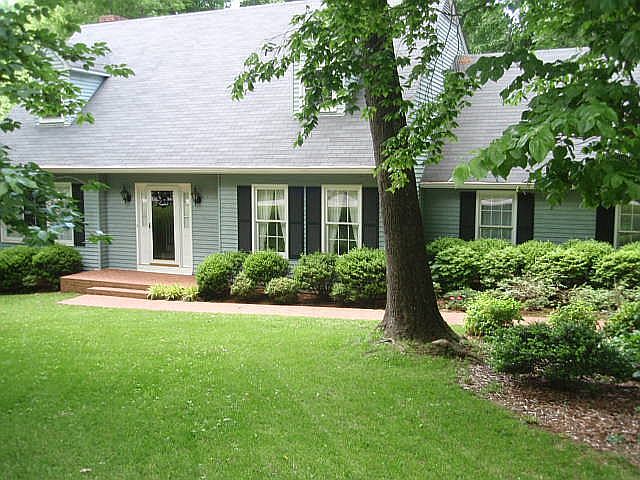 1st image of 136 Wellington Pl