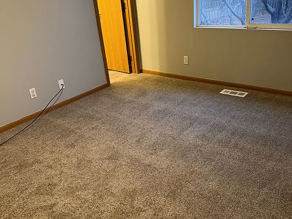 3rd image of 7920 Vernon Ave