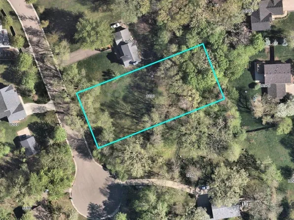 8200 Walnut Grove Ln N, Maple Grove, MN 55311