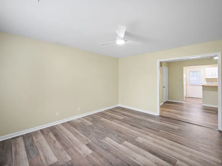 3301 Orchard Manor Cir — Photo 4