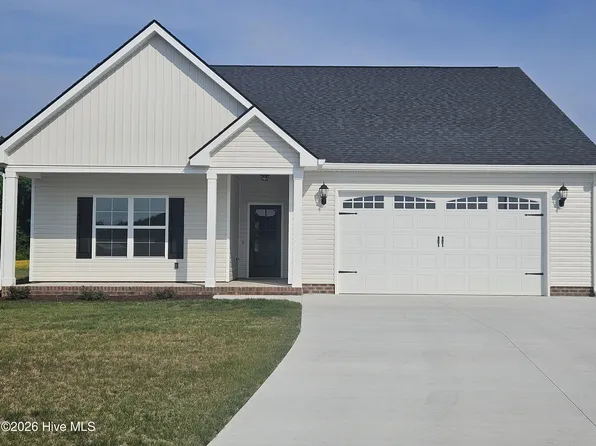176 Country Cove Lane, Clinton, NC 28328