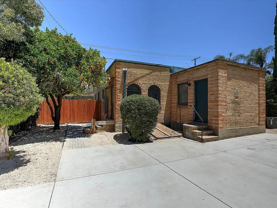 102 S Voluntario St #B