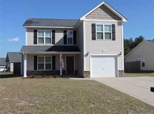 2221 Sir Michael Dr, Hope Mills, NC 28348