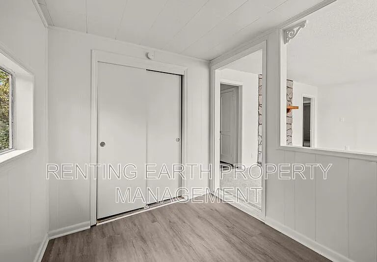 1893 Princeton Ct SW — Photo 3