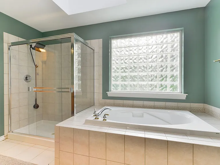 8428 NE 147th Pl — Photo 56