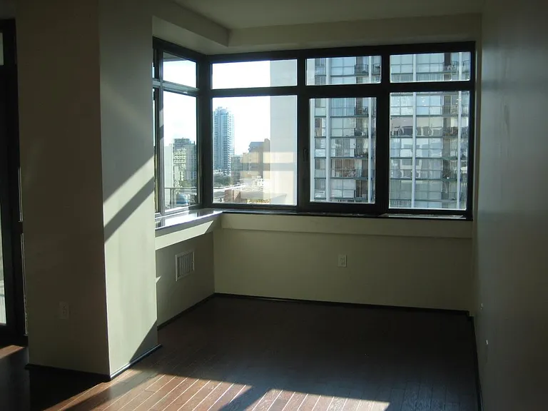 1551 4th Ave #708 — Photo 8