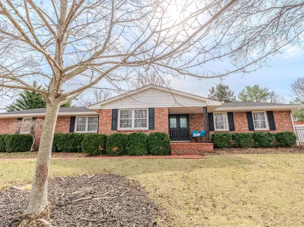 1202 Valley View St, Radford, VA 24141
