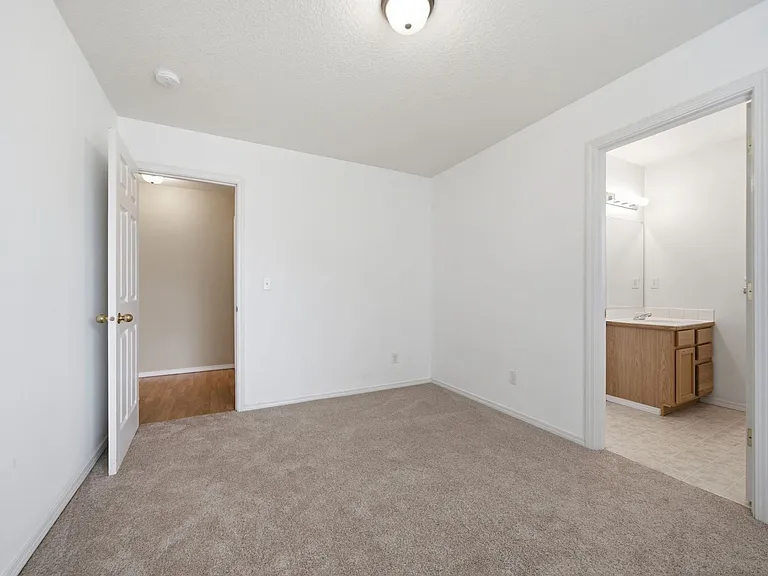 1499 NE Birkshire Ct — Photo 21