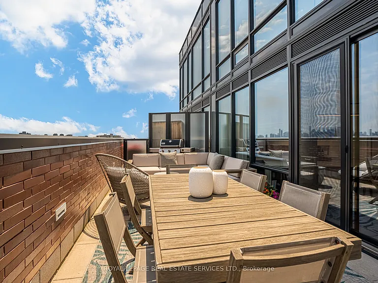 383 Sorauren Ave #Penthouse 09 — Photo 38