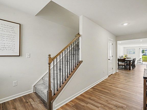 4th image of 125 Broadtree Cir
