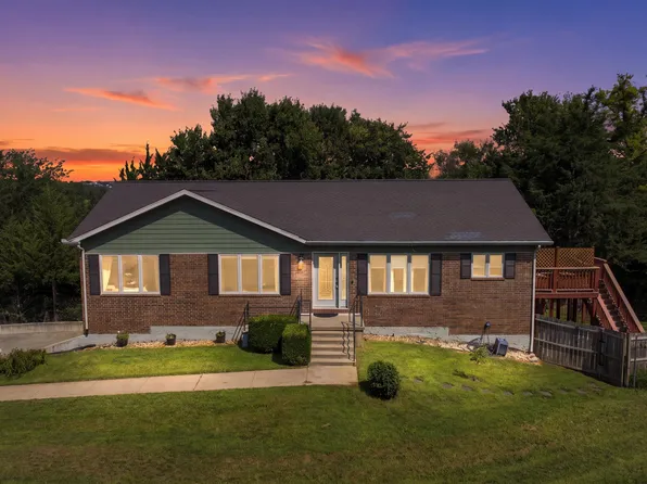 115 Harvard Pl, Manhattan, KS 66503