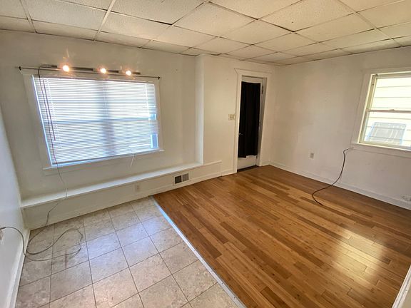 2nd image of 84 Sitgreaves St APT 1