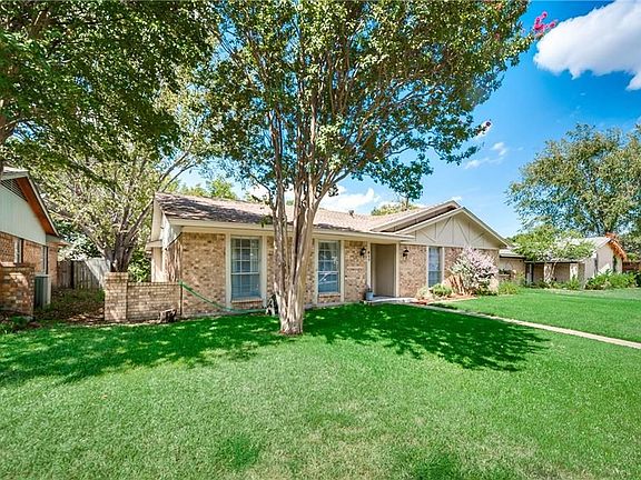 2nd image of 517 Doral Pl