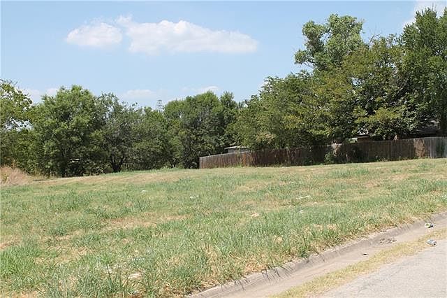 1st image of 3313 Lookout Dr