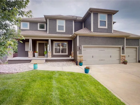 3201 SE 3rd St, Lees Summit, MO 64063