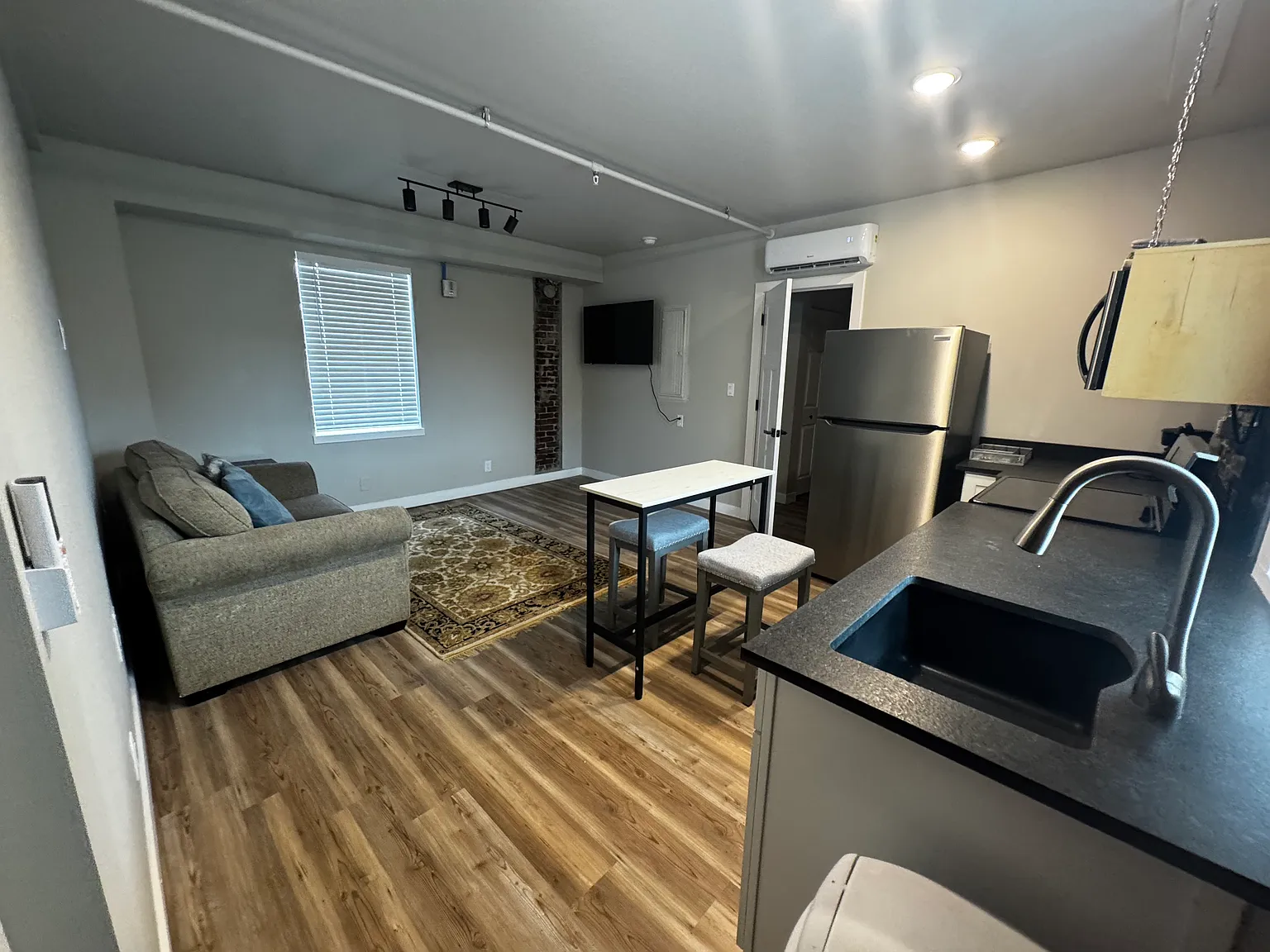 1018 Missouri Ave — Photo 1