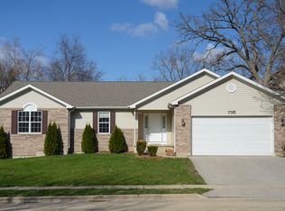 735 Krpan Ct, Dekalb, IL 60115