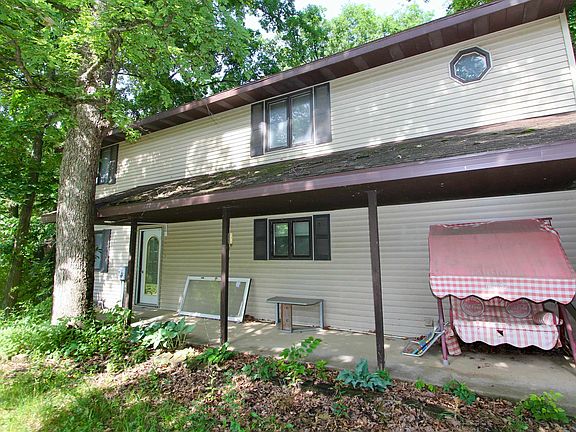 4th image of 26 Essex Ave