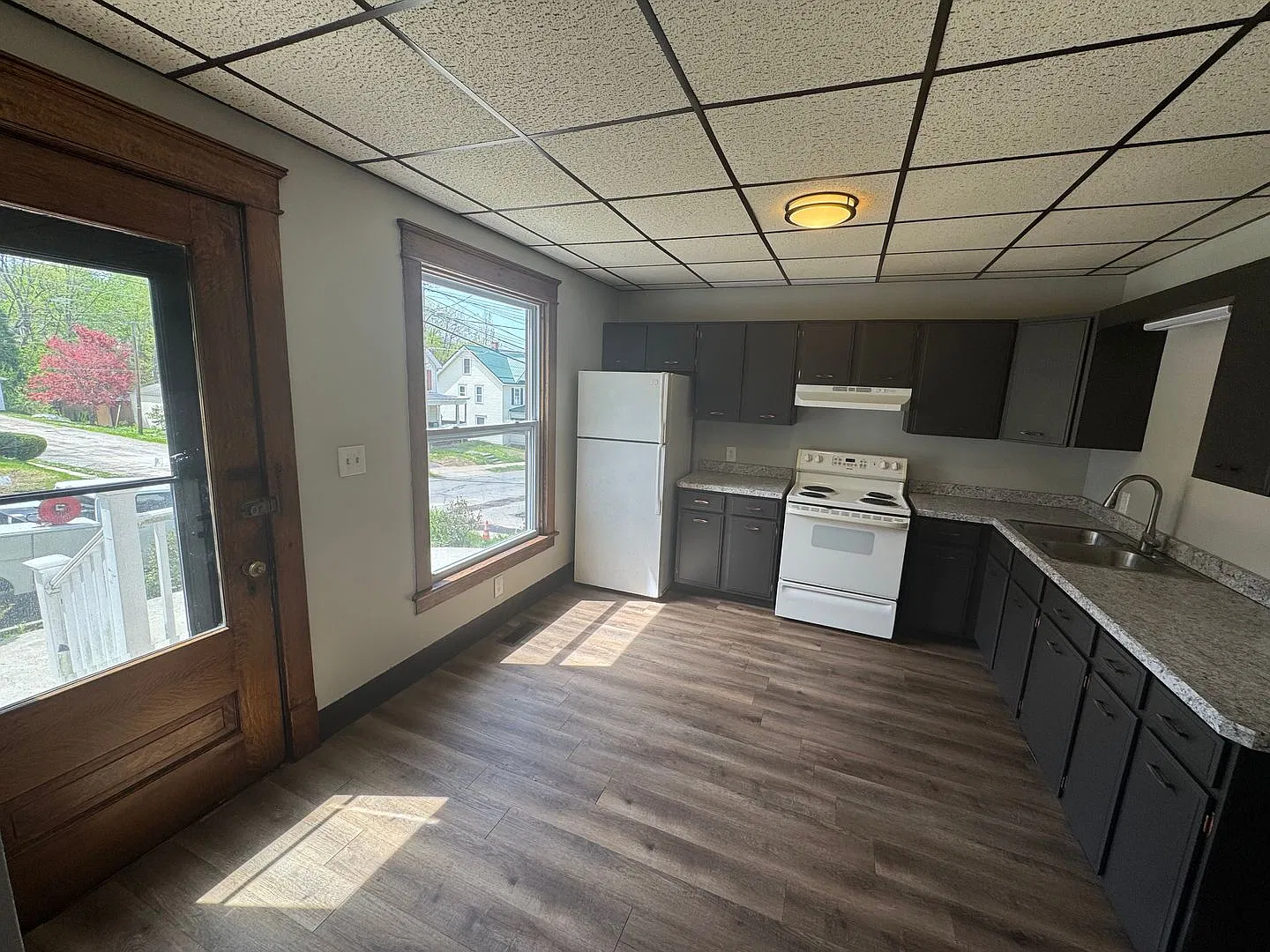 549 Pine Street — Photo 2