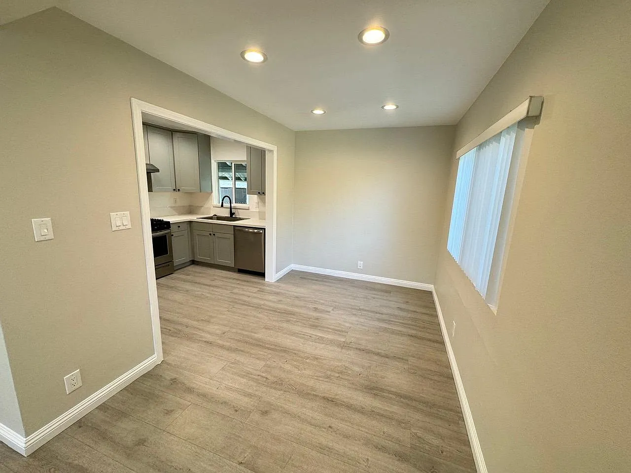 2 bed, 900 sqft, $2,195 — Photo 4