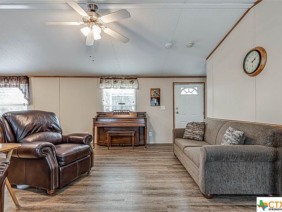 4th image of 1511 Moss Rose Ln