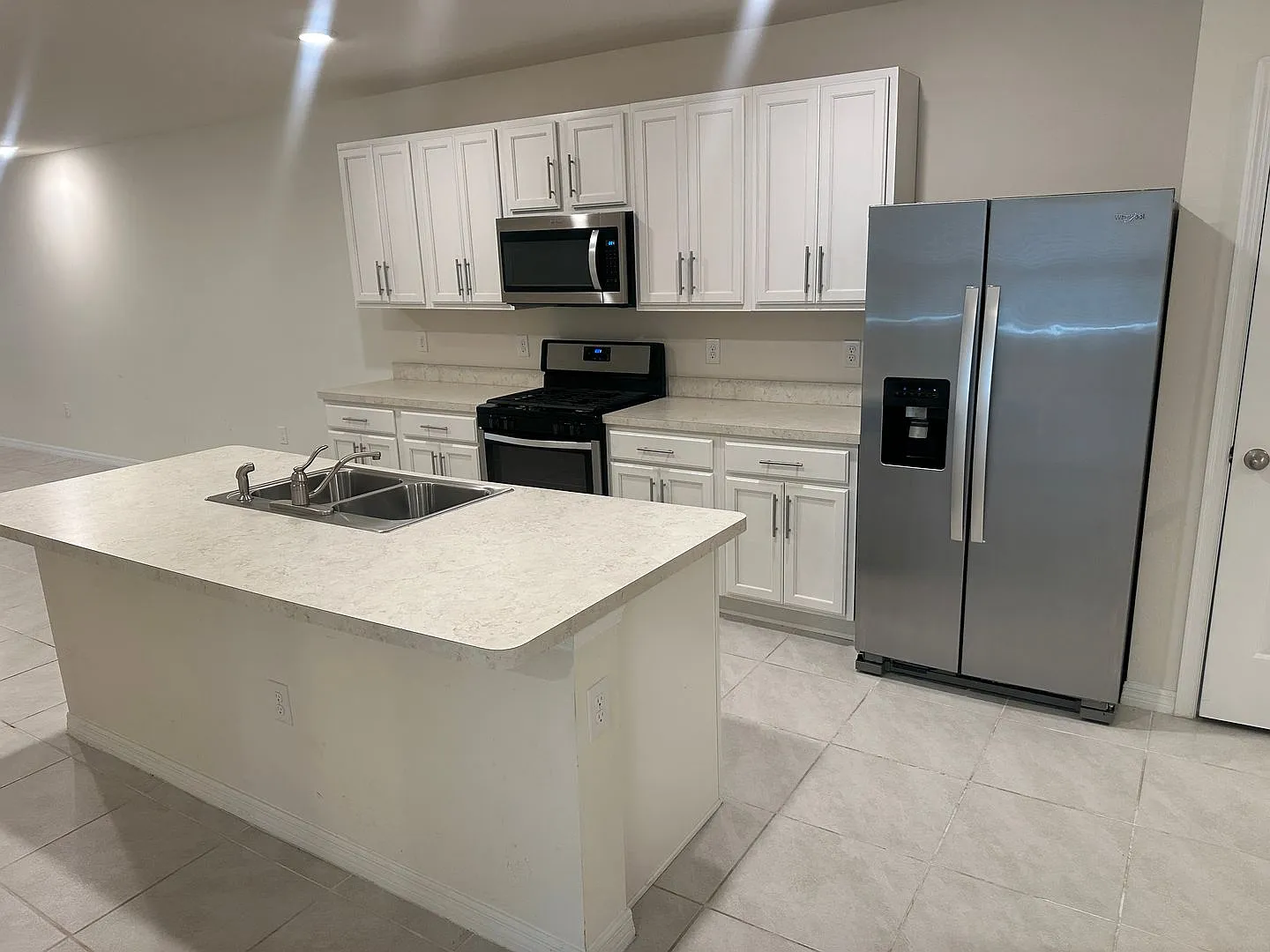 2 Bedroom + Office / 2 Bath Duplex for Rent in Leesburg - Move In Special — Photo 3
