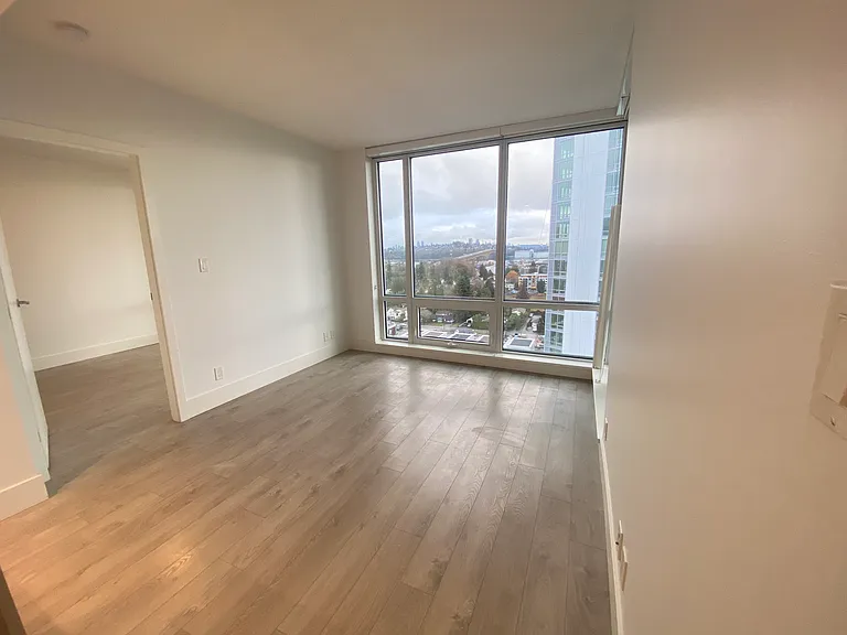 680 Seylynn Cres #1604 — Photo 9