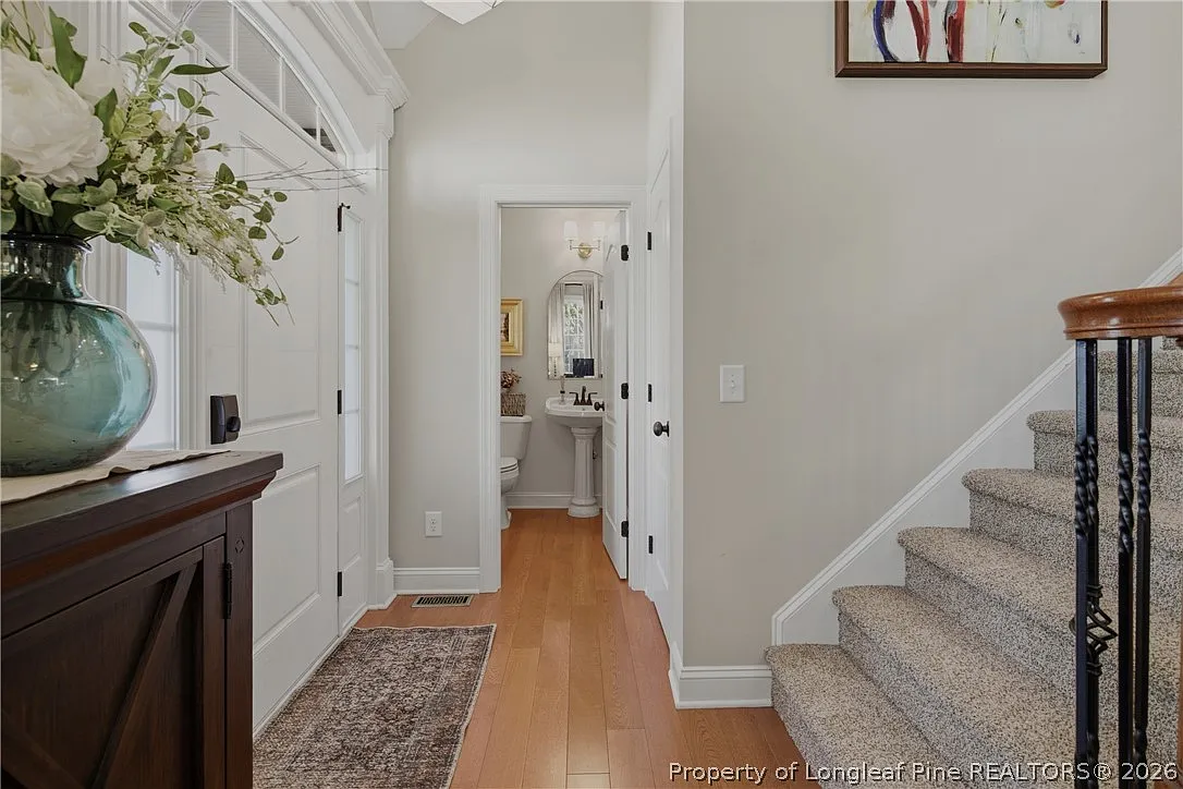 4 bed, 2.5 bath, 2909 sqft, $2,450 — Photo 4