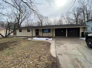 2630 Deerwood Dr, Fort Wayne, IN