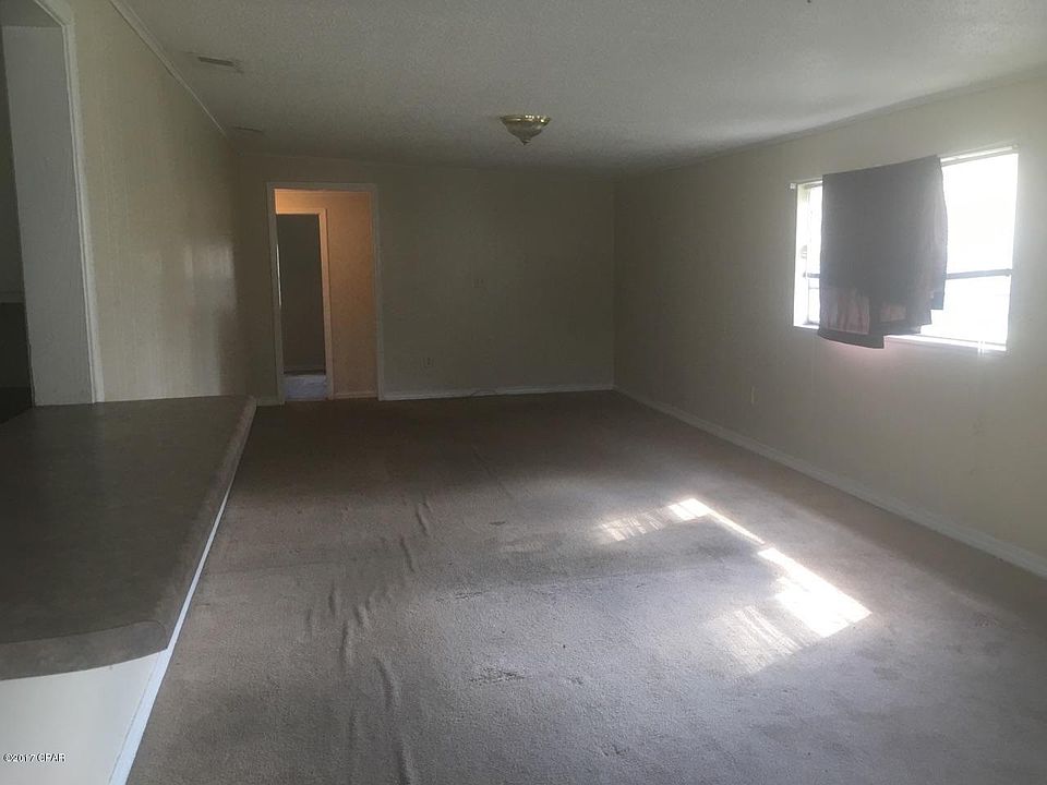 2nd image of 2636 E 39th Plz