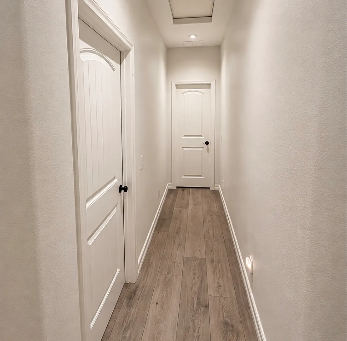 2 bed, $1,100 — Photo 2