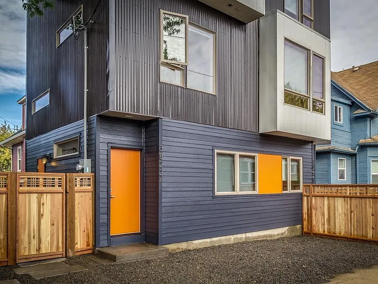 3822 N Commercial Ave — Photo 2