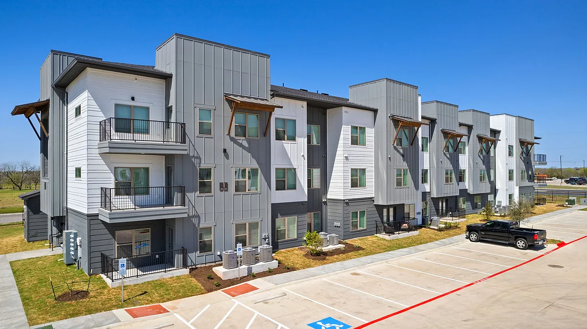 Building Photo - Enclave Creedmoor
