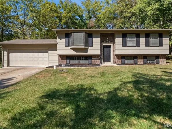 15 Ashgate Ct, Fenton, MO 63026