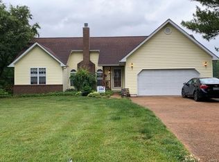 8 Ryan Cir, Lebanon, IL 62254