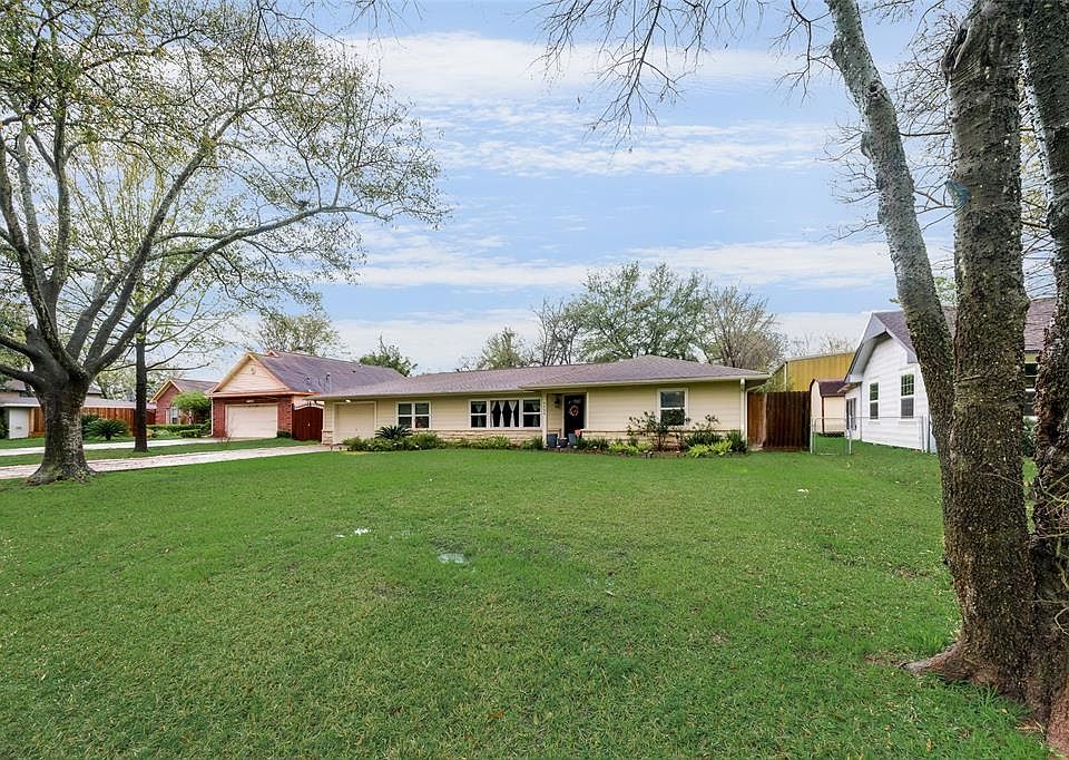 1st image of 4406 Brookwoods Dr