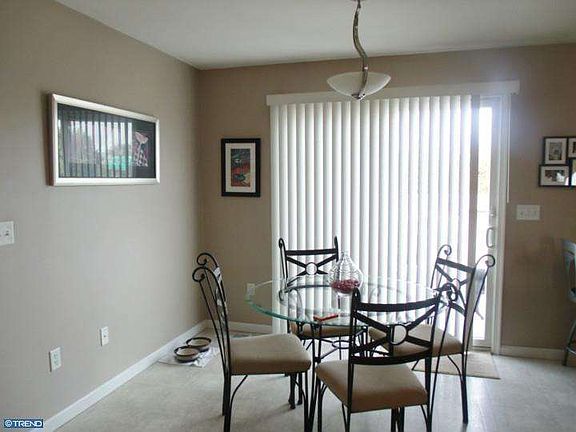 3rd image of 399 Jefferson Woods Dr
