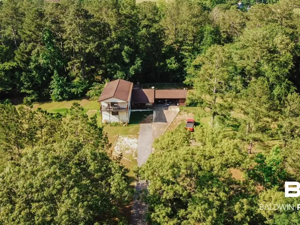 2300 Wolf Log Rd, Flomaton, AL 36441