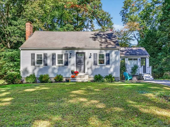 12 Pat Rd, Hanover, MA 02339
