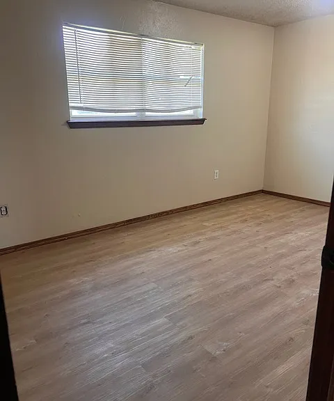 1207 Heather Ln — Photo 1